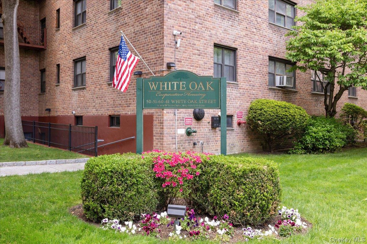 51 White Oak Street, Apt 4-D, New Rochelle, NY 10801