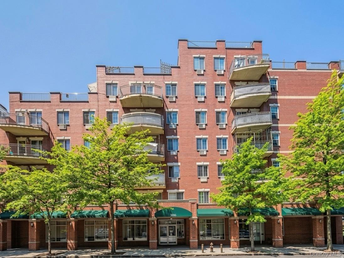 35-06 Leavitt Street, Apt 6-C, Flushing, NY 11354