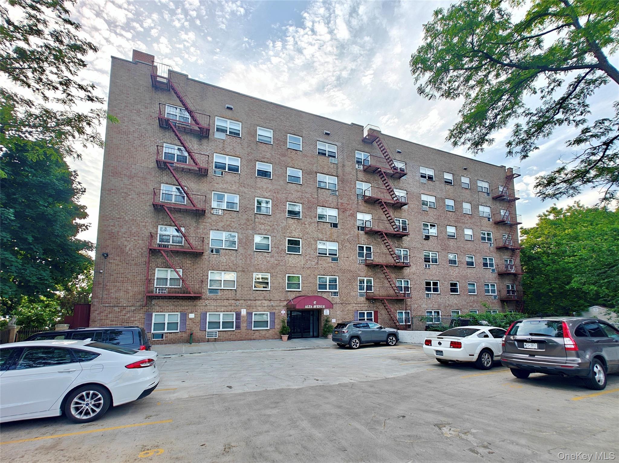 47 Alta Avenue, Apt 3-C, Yonkers, NY 10705