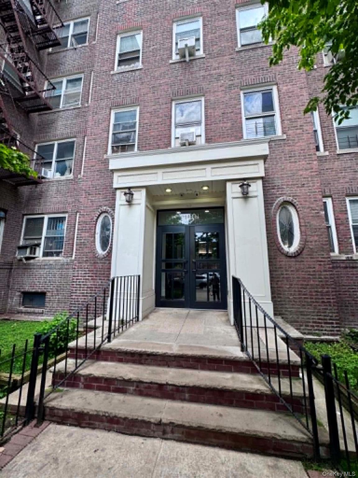 143-07 Sanford Avenue, Apt 3-J, Flushing, NY 11355