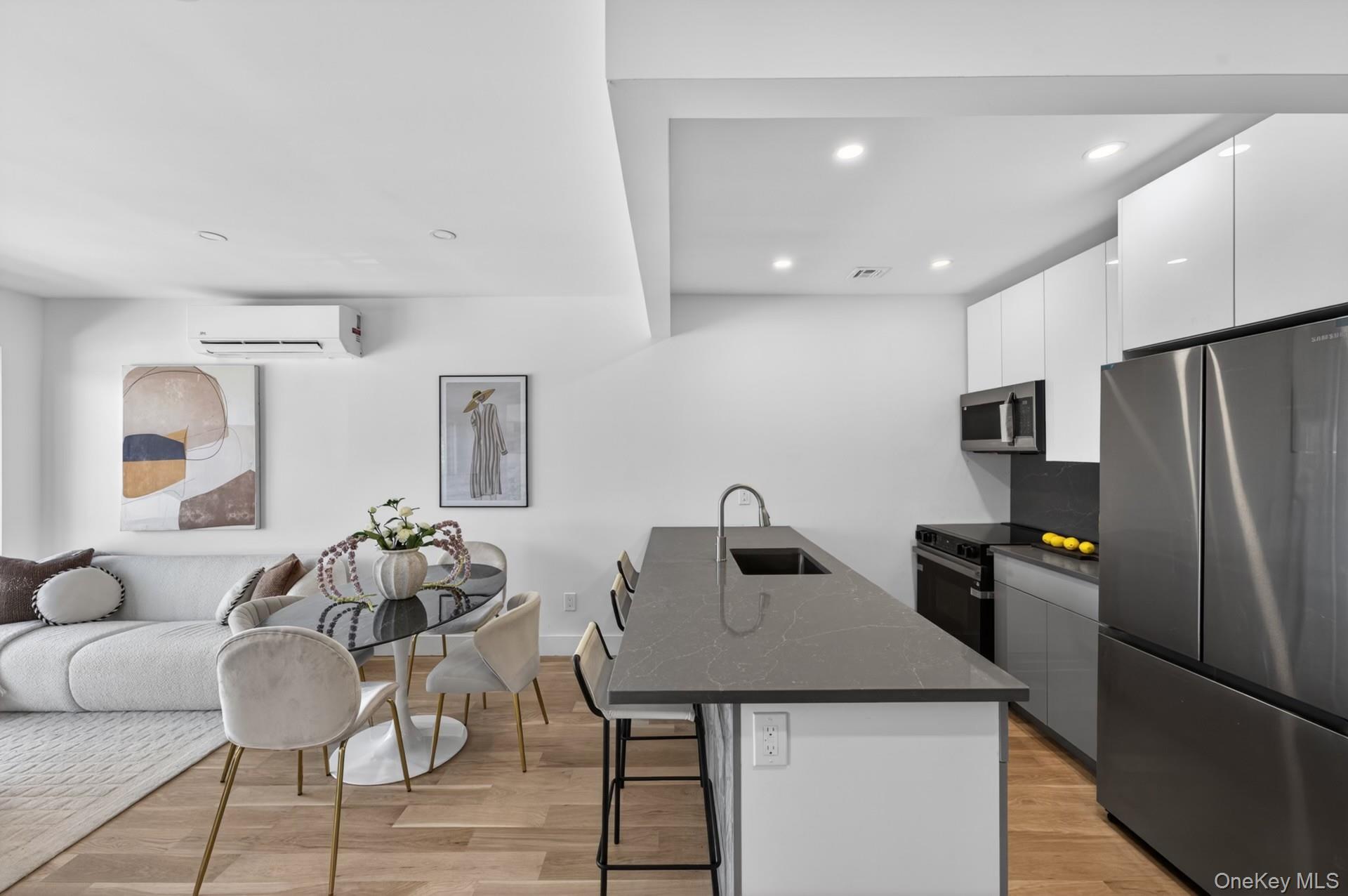31-65 14th Street, Apt 2-R, Astoria, NY 11106