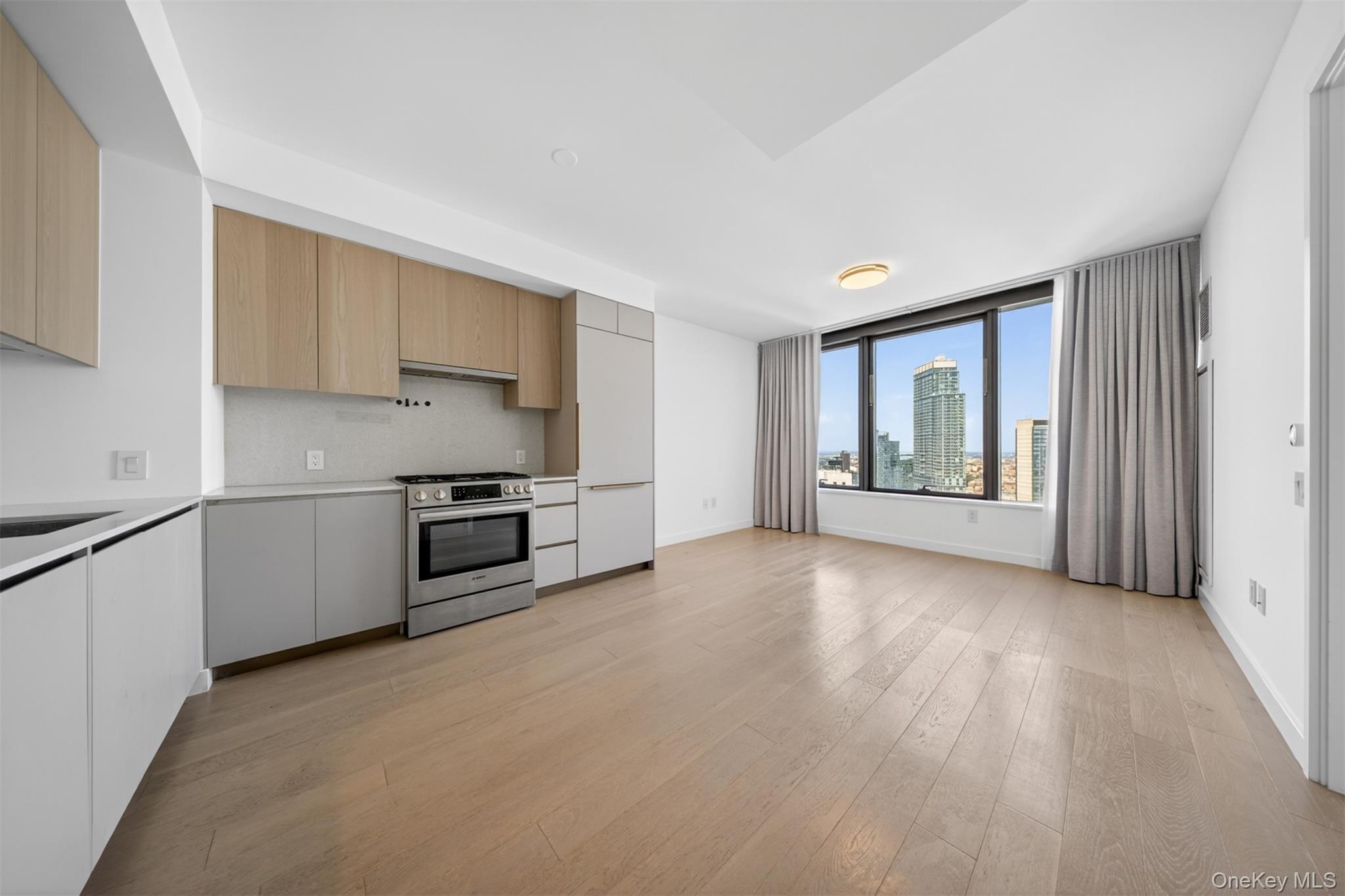 3 Court Square, Apt 5005, Long Island City, NY 11101