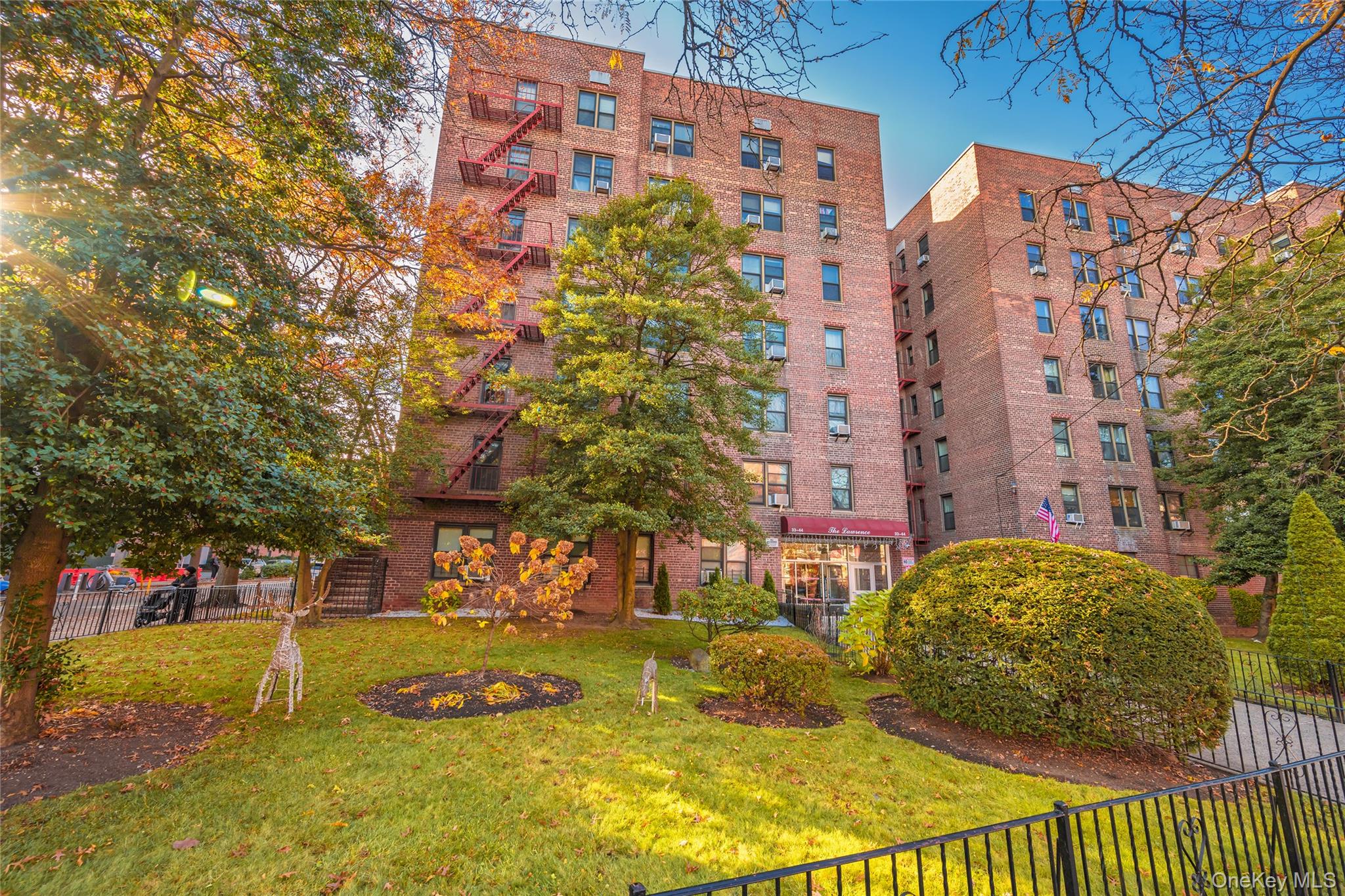 33-44 Junction Boulevard, Apt 2-V, Jackson Heights, NY 11372