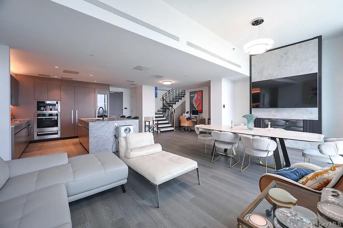 133-36 37th Avenue, Apt PH3B, Flushing, NY 11354