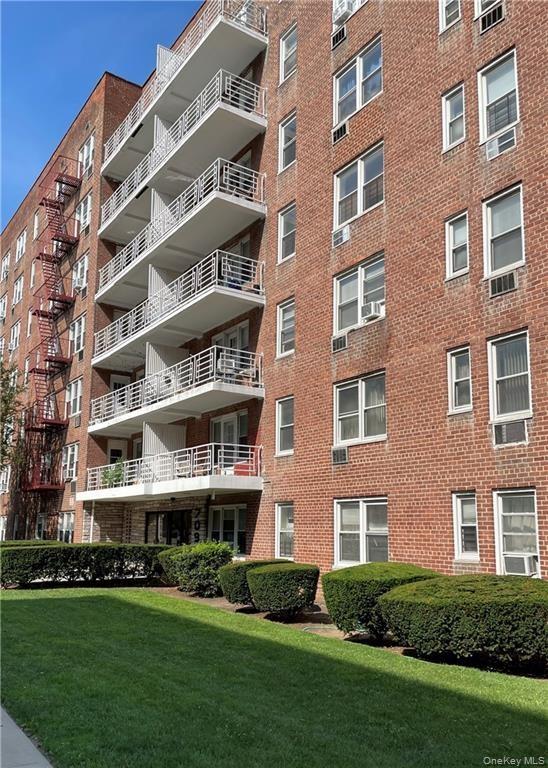 709 Warburton Avenue, Apt 7-F, Yonkers, NY 10701