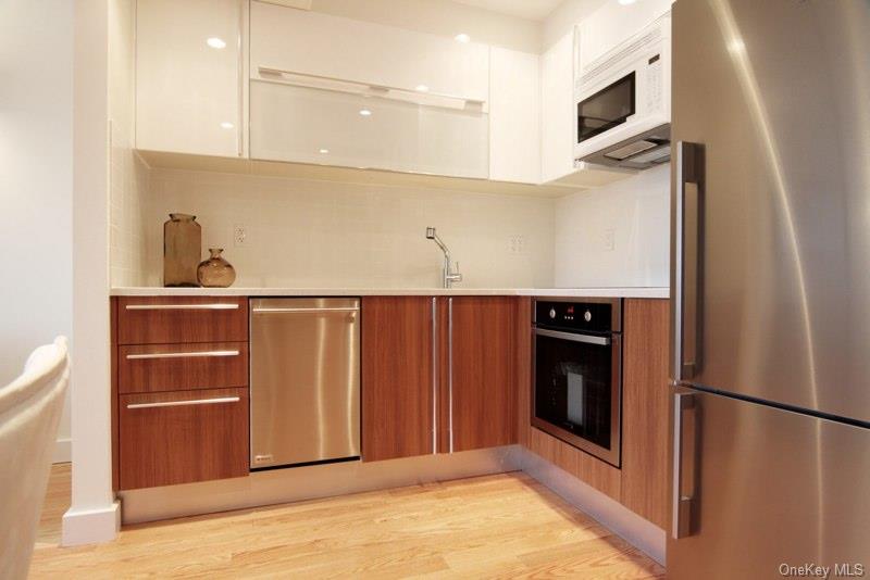 3135 31st Street, Apt 605, Astoria, NY 11106