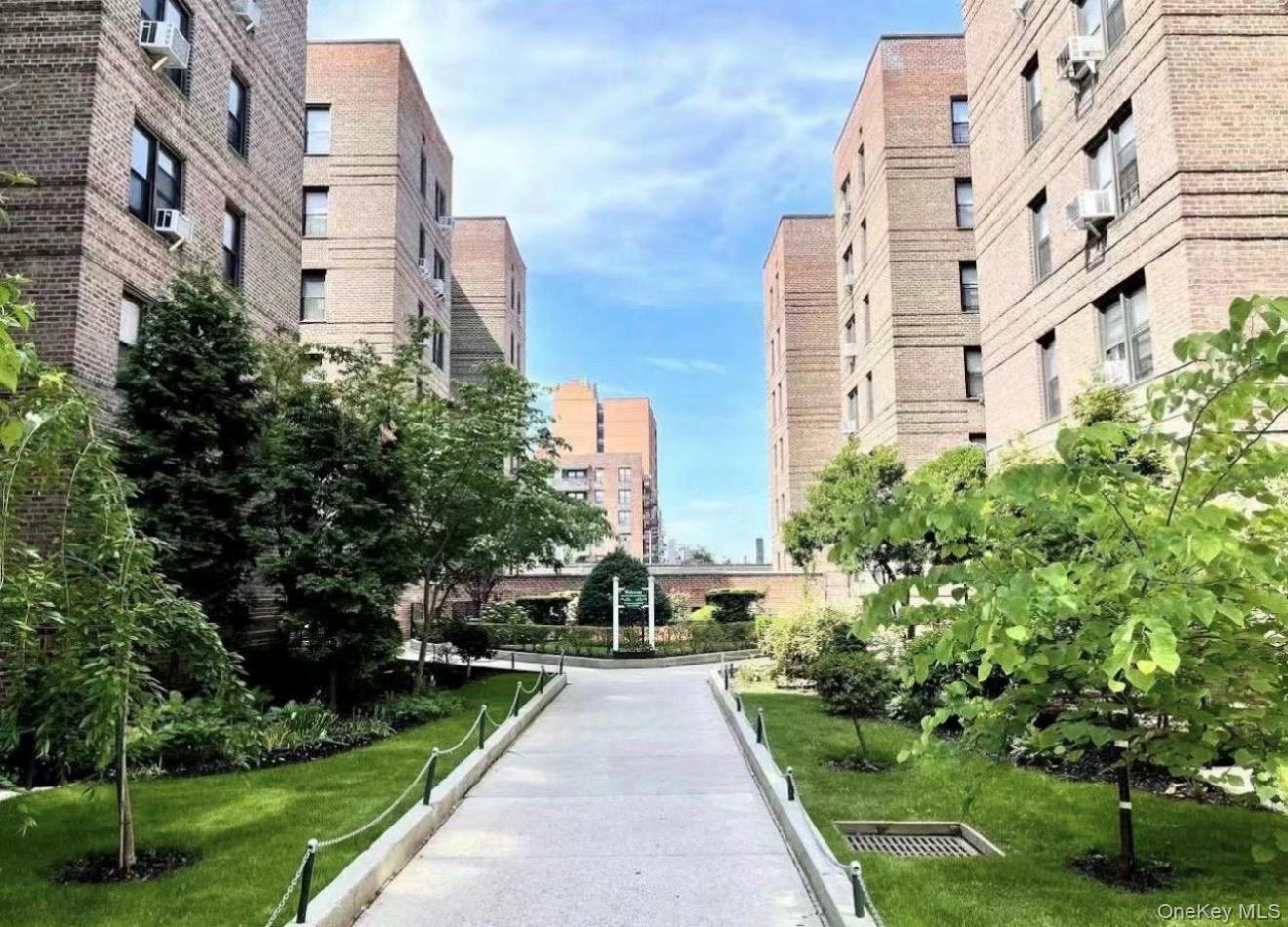43-40 Union Street, Apt 2-D, Flushing, NY 11355