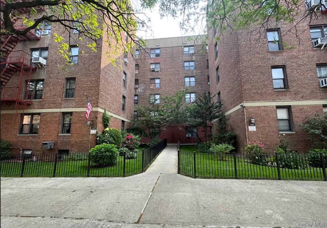 65-39 108th Street, Apt E6, Forest Hills, NY 11375