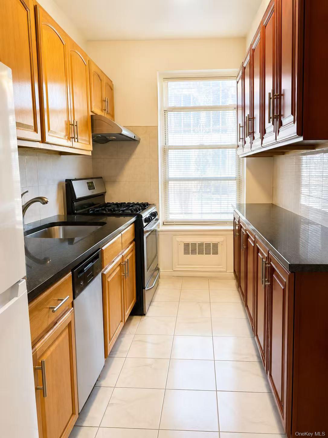 138-25 68th Drive, Apt 1-A, Flushing, NY 11367