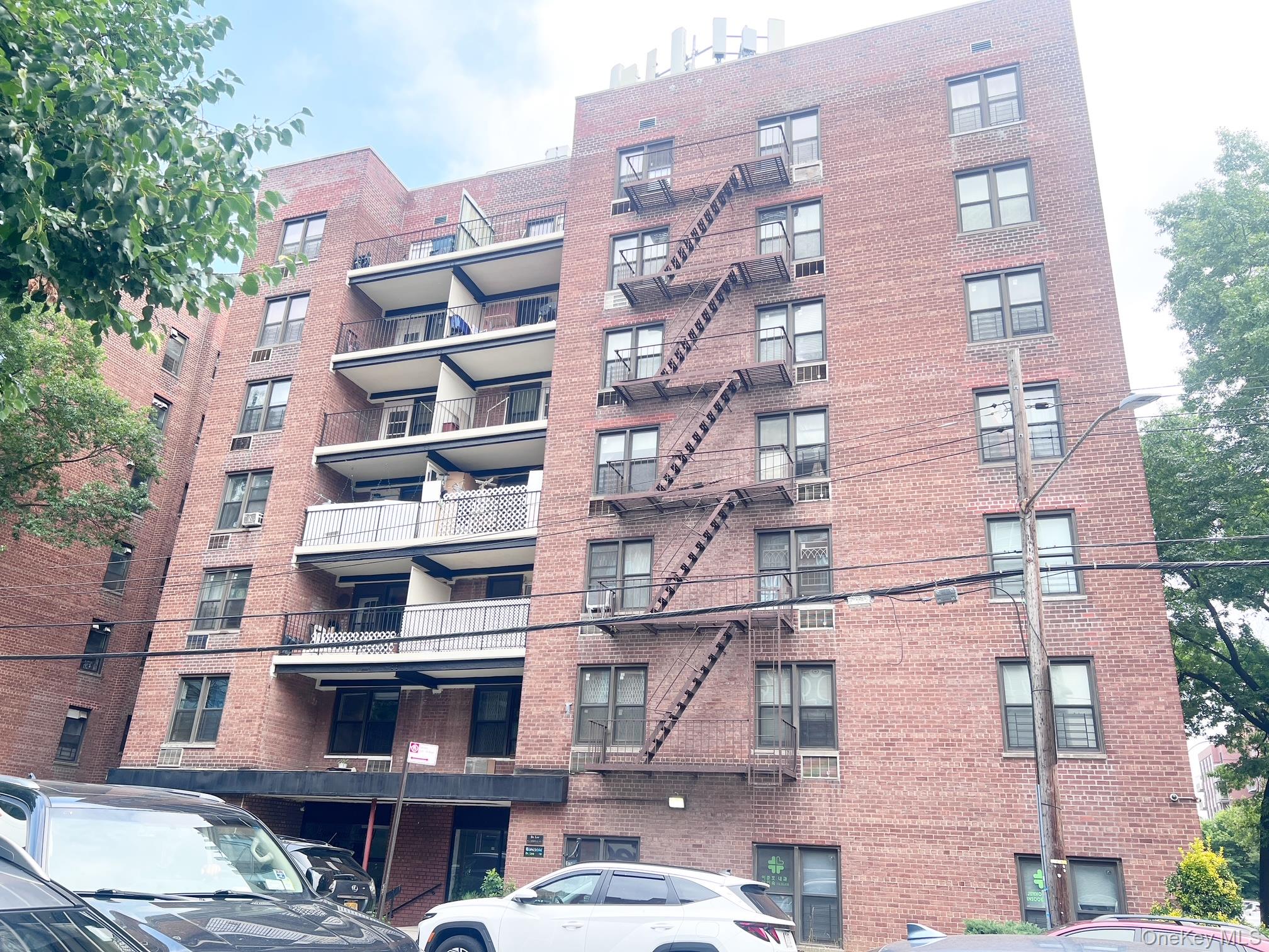 38-25 Parsons Boulevard, Apt 5-A, Flushing, NY 11354