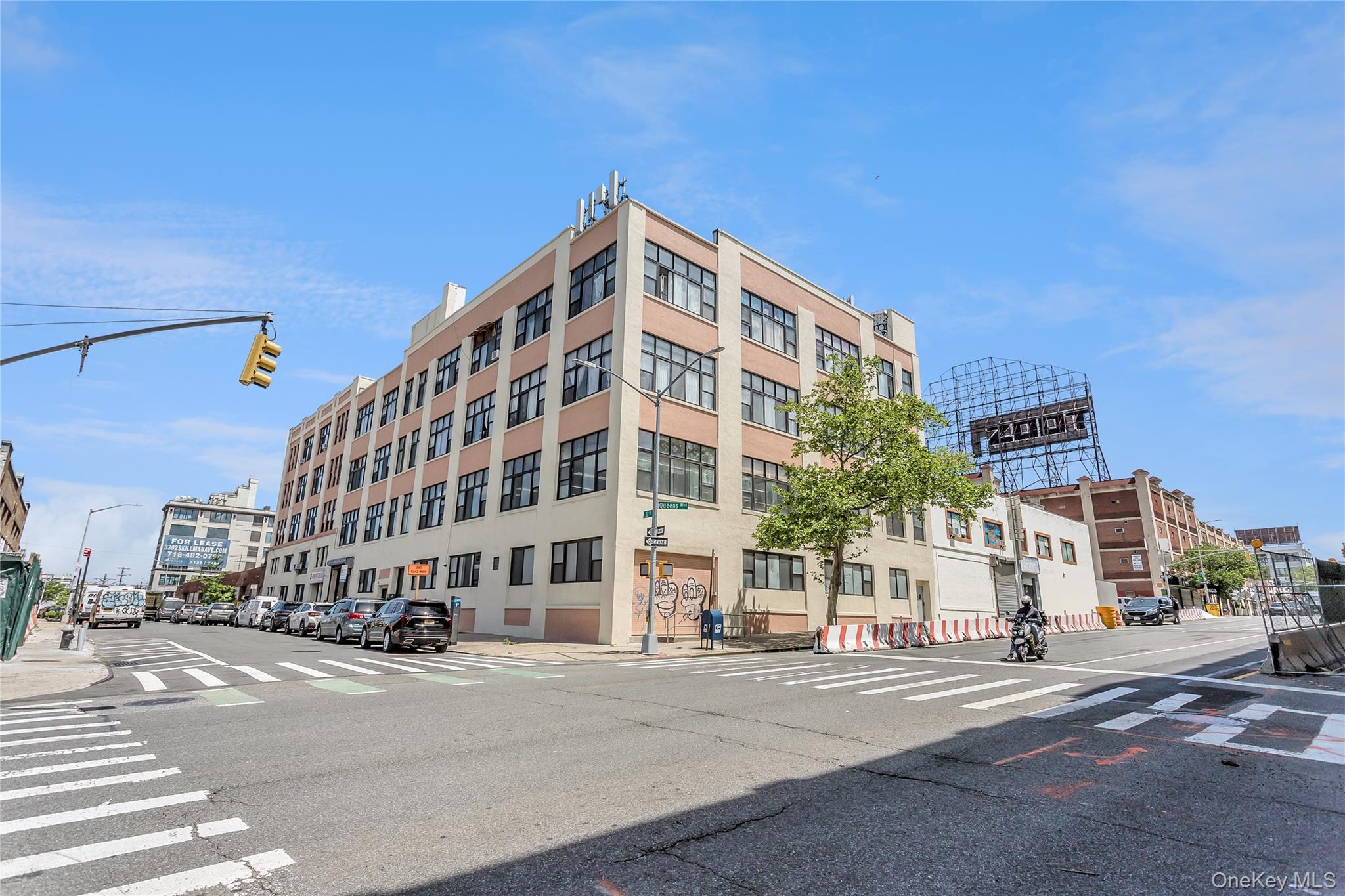 33-01 Queens Boulevard Street, Long Island City, NY 11101