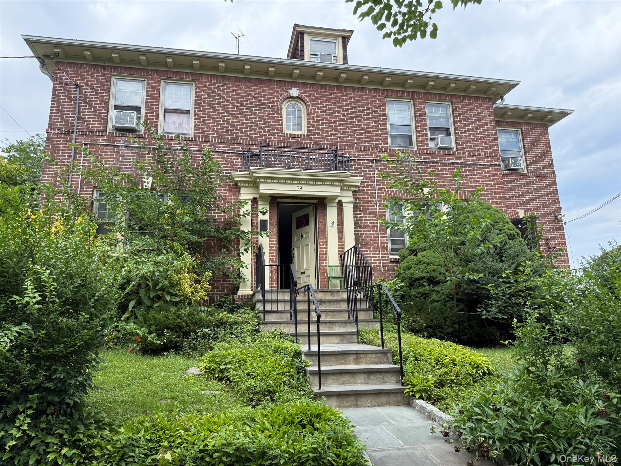92 Woodland Avenue, New Rochelle, NY 10805