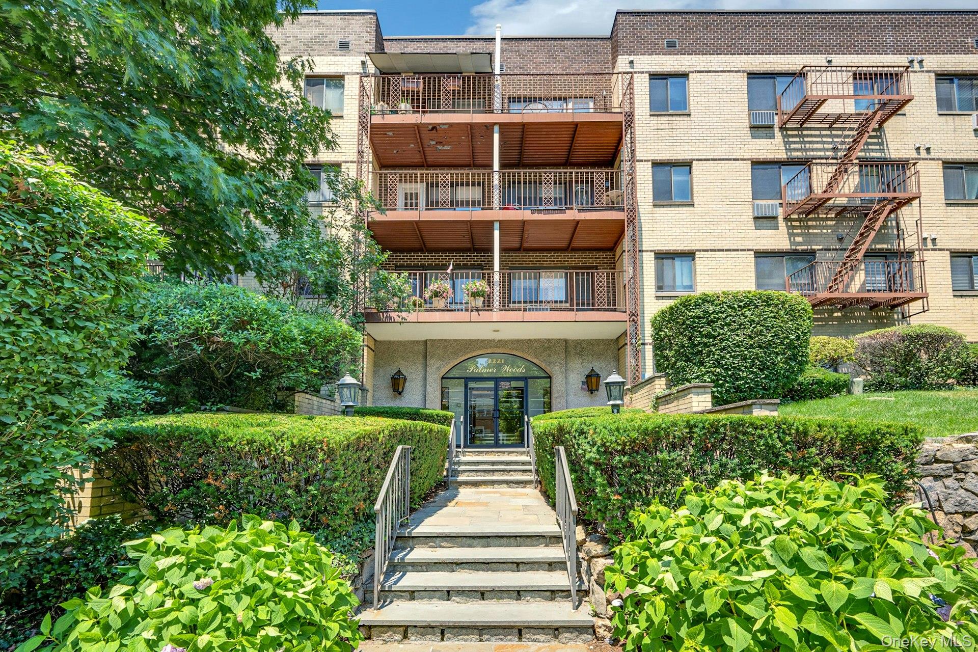 2221 Palmer Avenue, Apt 3-G, New Rochelle, NY 10801