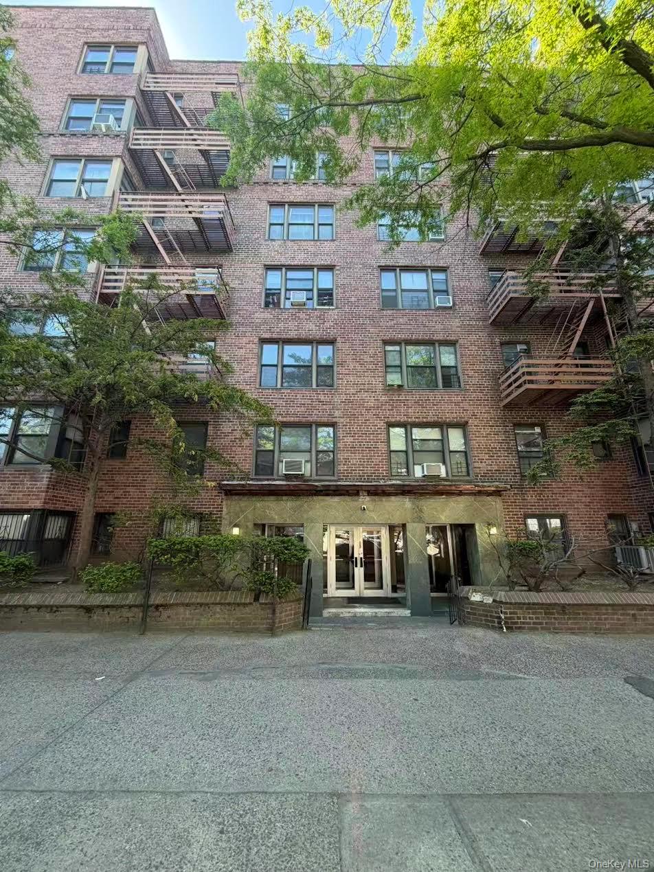13630 Stanford Avenue, Apt 1-A, Flushing, NY 11355