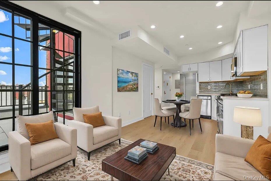 2525 31st Avenue, Apt 7-A, Astoria, NY 11106