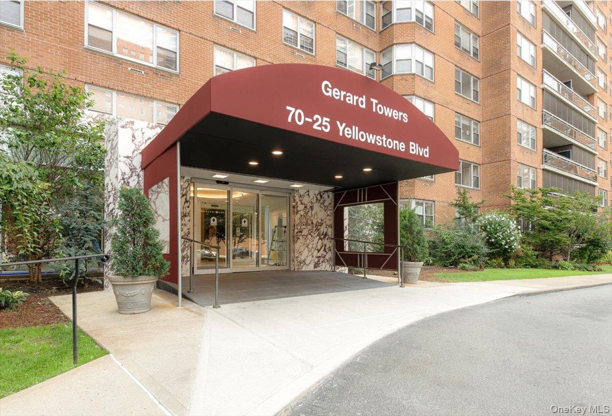 70-25 Yellowstone Boulevard, Apt 7-X, Forest Hills, NY 11375