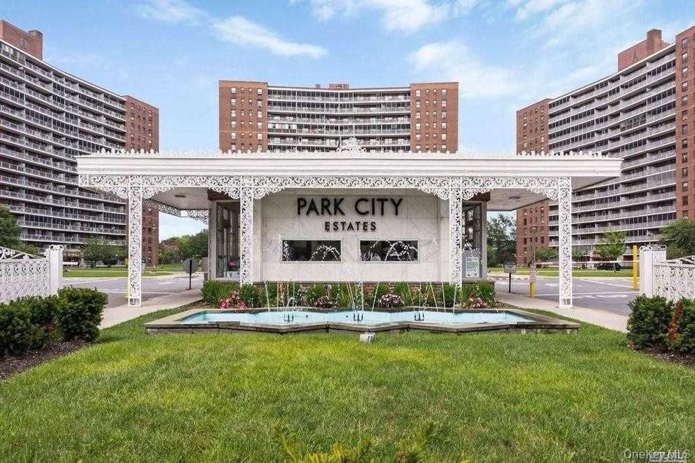 61-35 98th Street, Apt 8-N, Rego Park, NY 11374