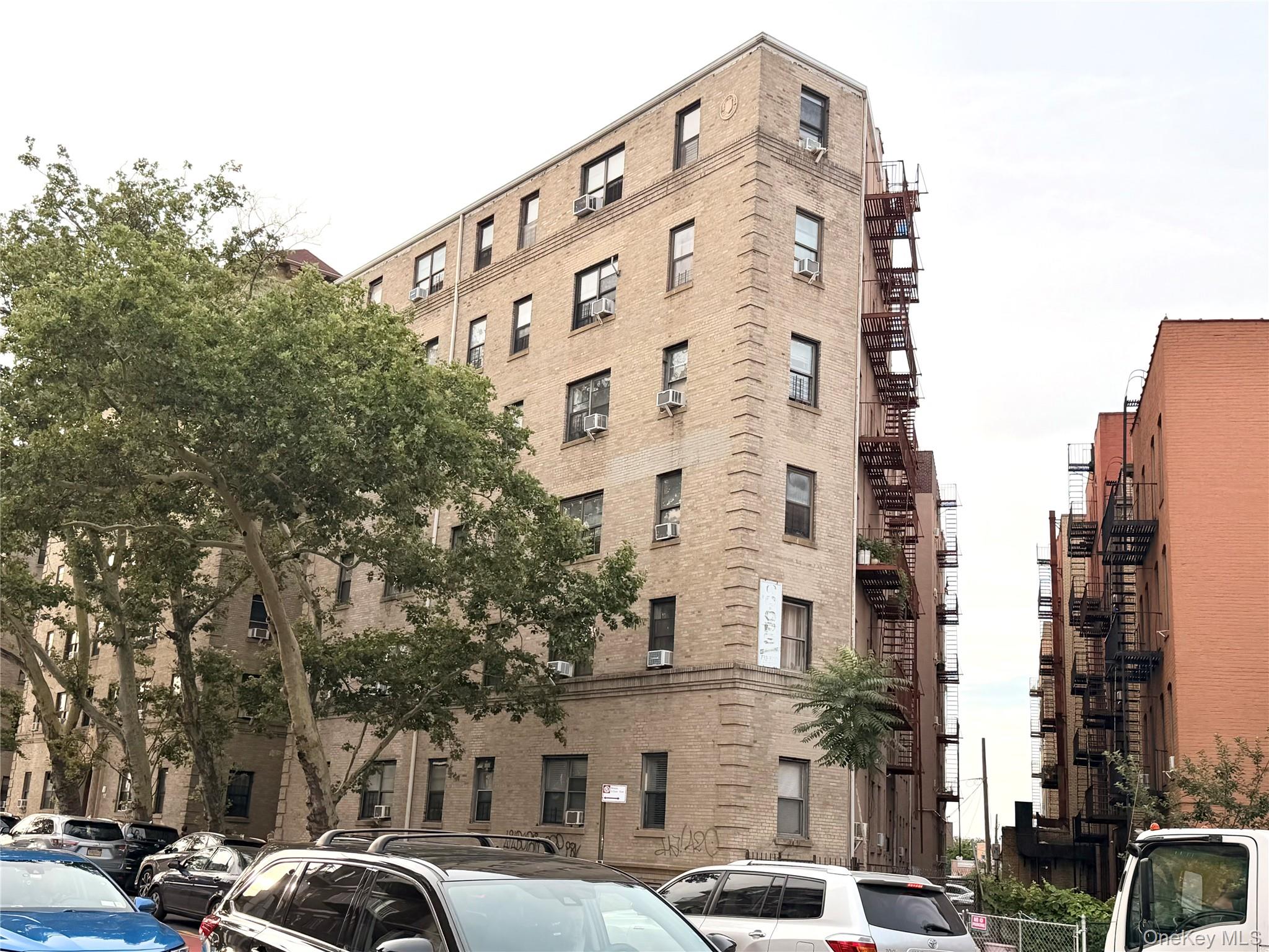 70-35 Broadway, Apt C19, Jackson Heights, NY 11372
