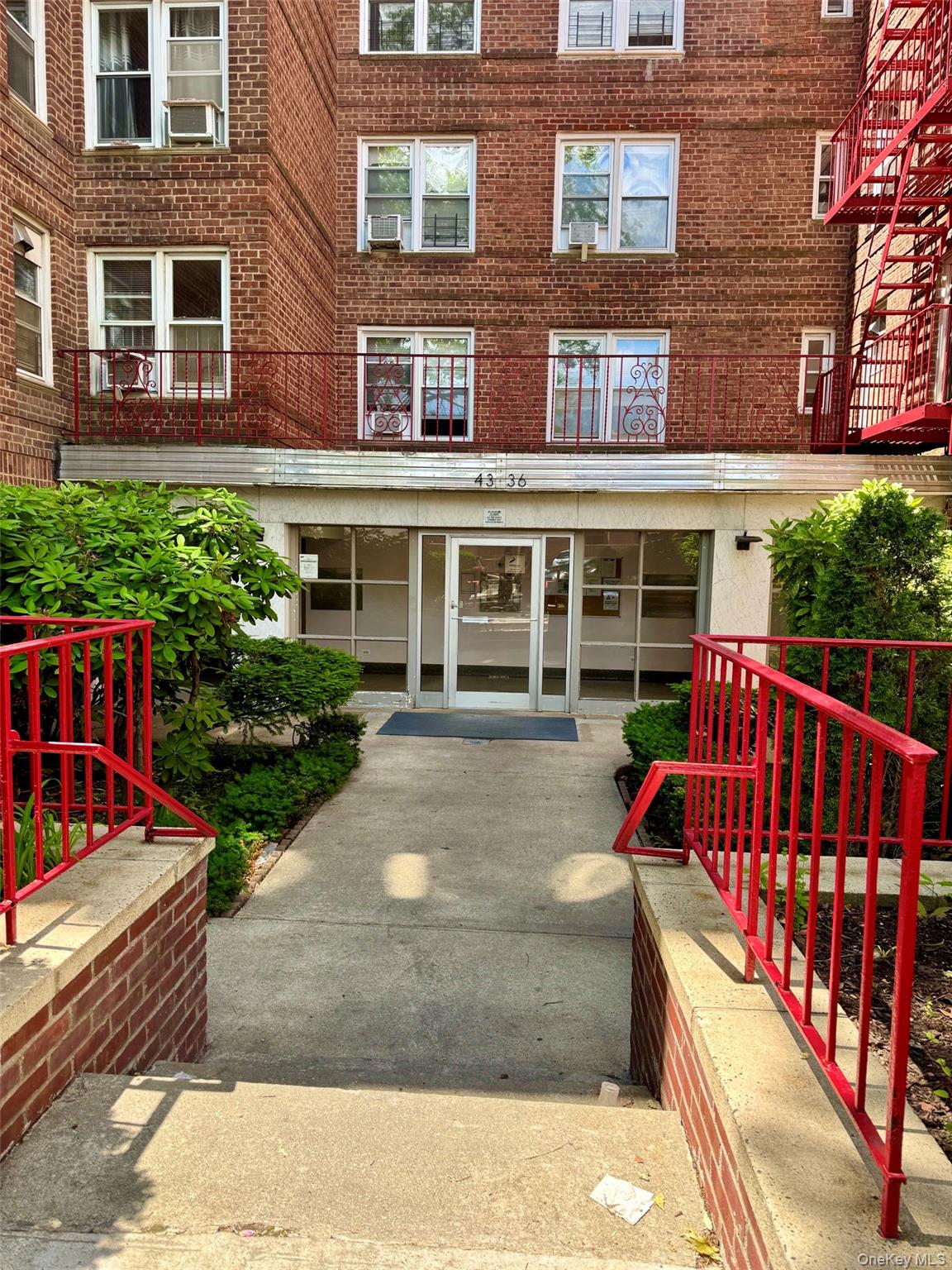 43-36 Robinson Street, Apt 3-L, Flushing, NY 11355