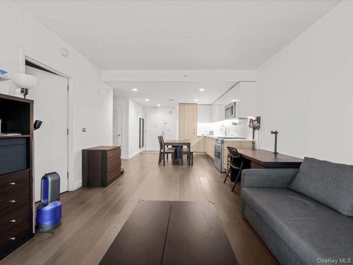 13103 40th Road, Apt 11-D, Flushing, NY 11354