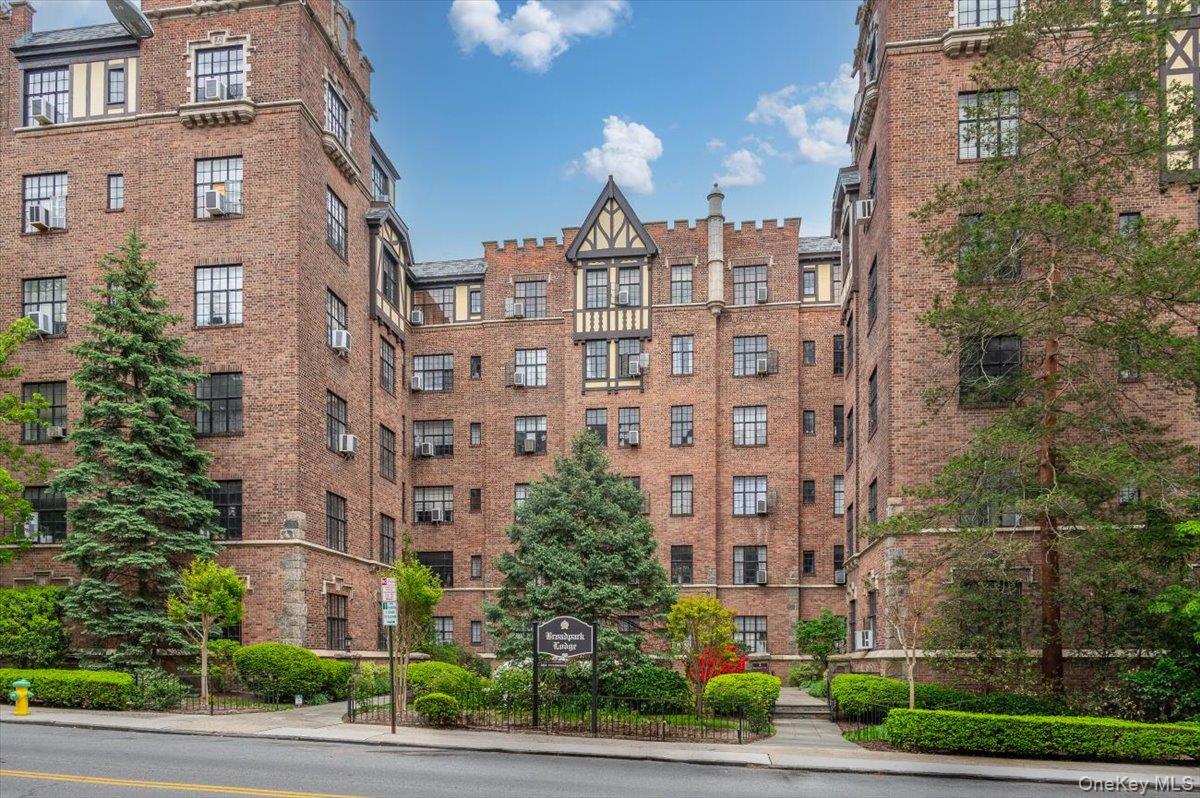 2 Westchester Avenue, Apt 3-N, White Plains, NY 10601