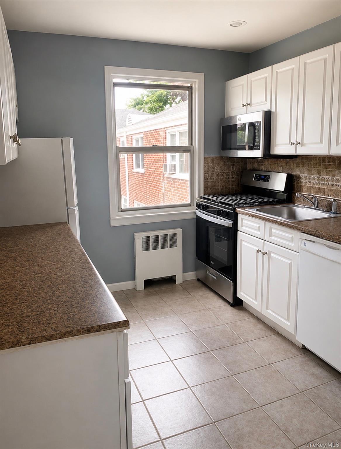 205 West Post Road, Apt E2H, White Plains, NY 10606