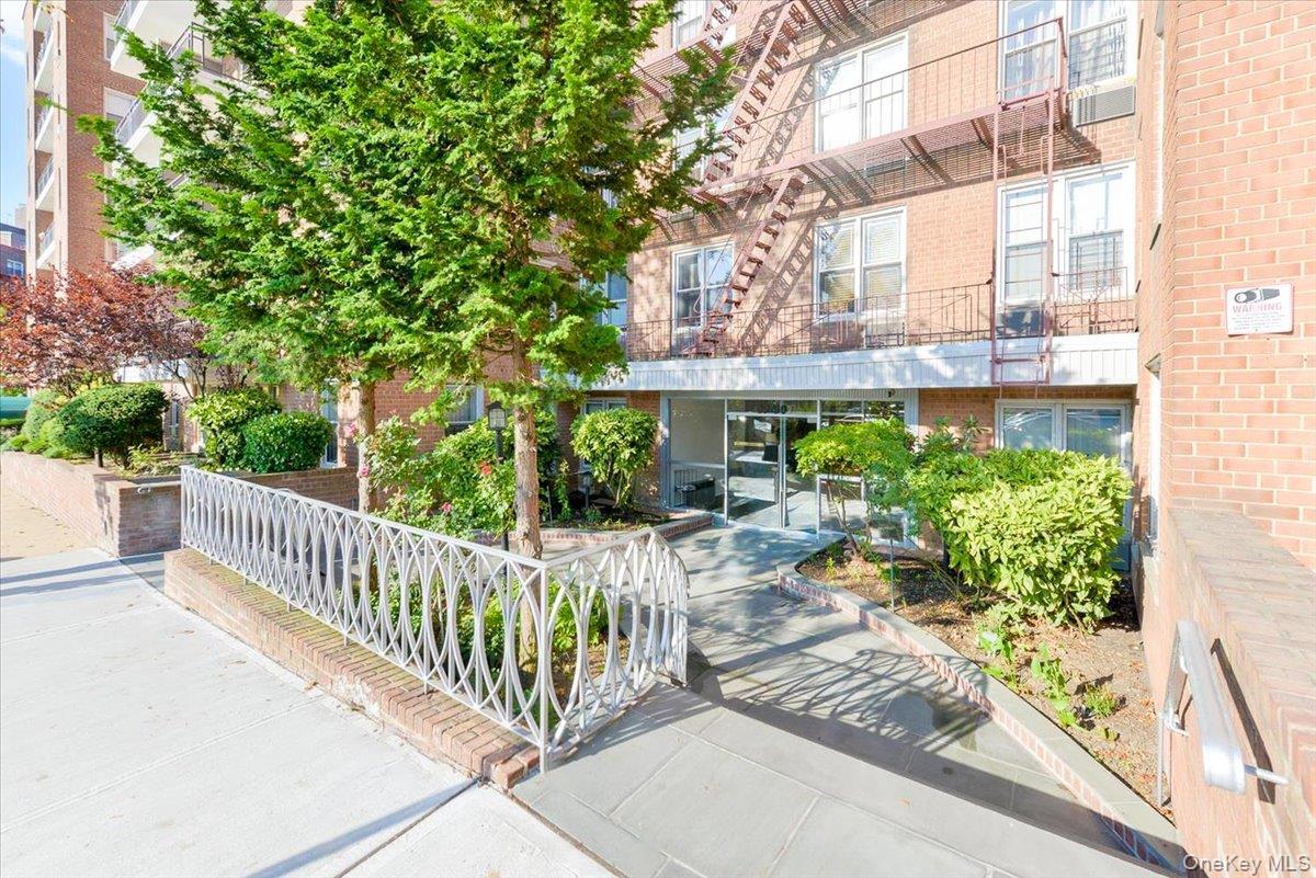 67-50 Thornton Place, Apt 4-S, Forest Hills, NY 11375