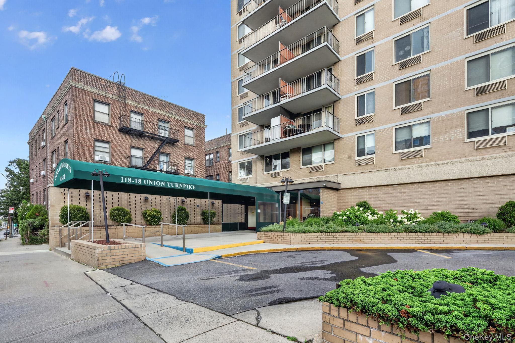 Studio apartment at 118-18 Union Turnpike, Unit 4-J, Kew Gardens, photo 1 of 12