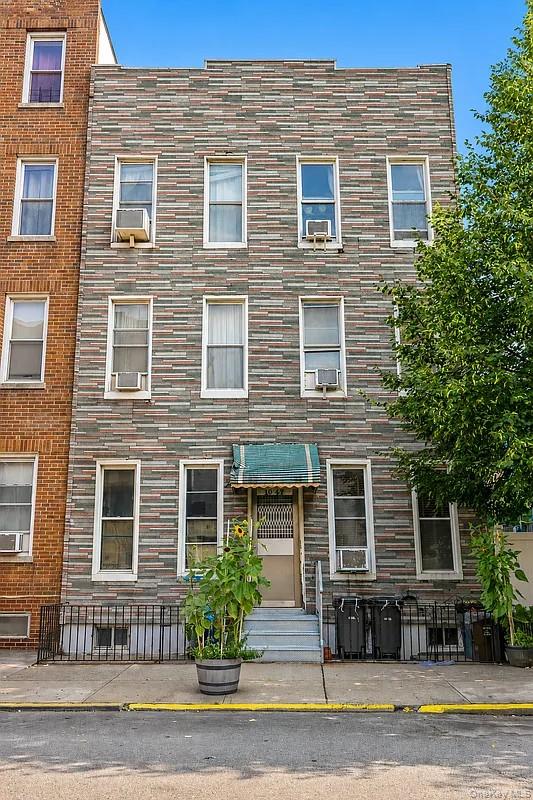 10-47 47th Avenue, Long Island City, NY 11101