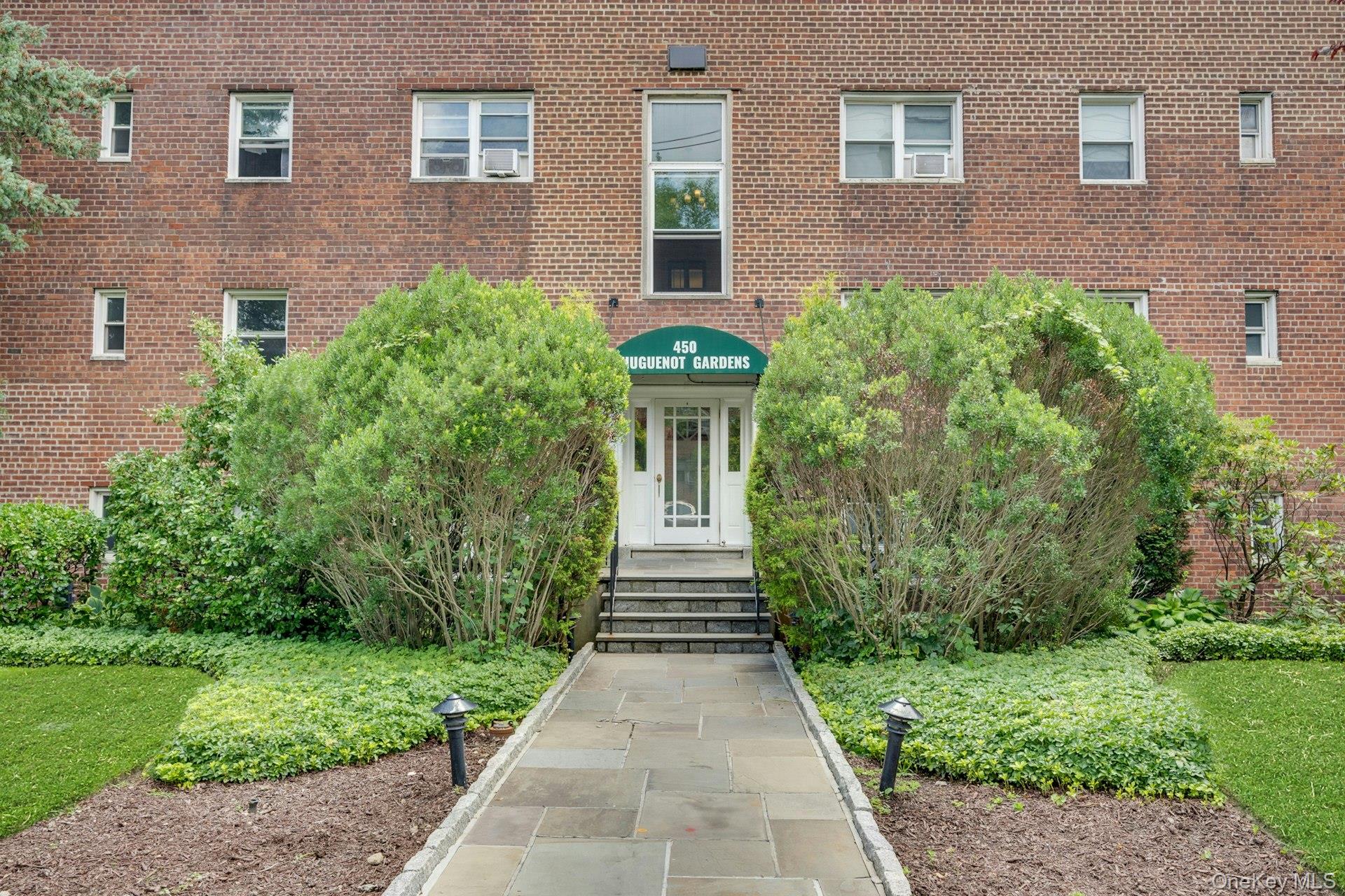 450 Pelham Road, Apt 3-G, New Rochelle, NY 10805
