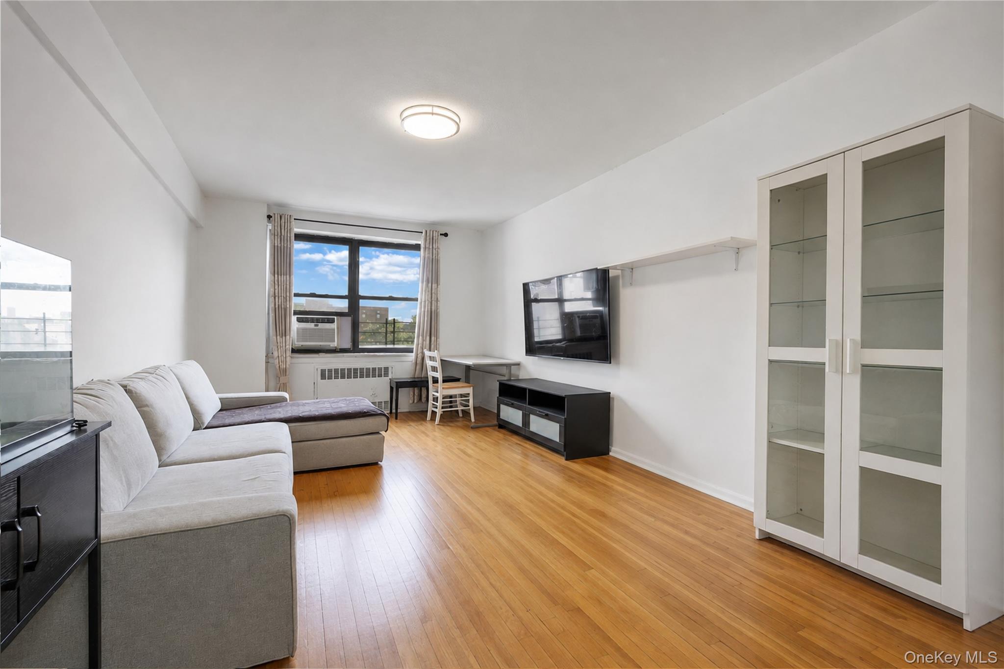 25-40 Union Street, Apt 4-E, Flushing, NY 11354