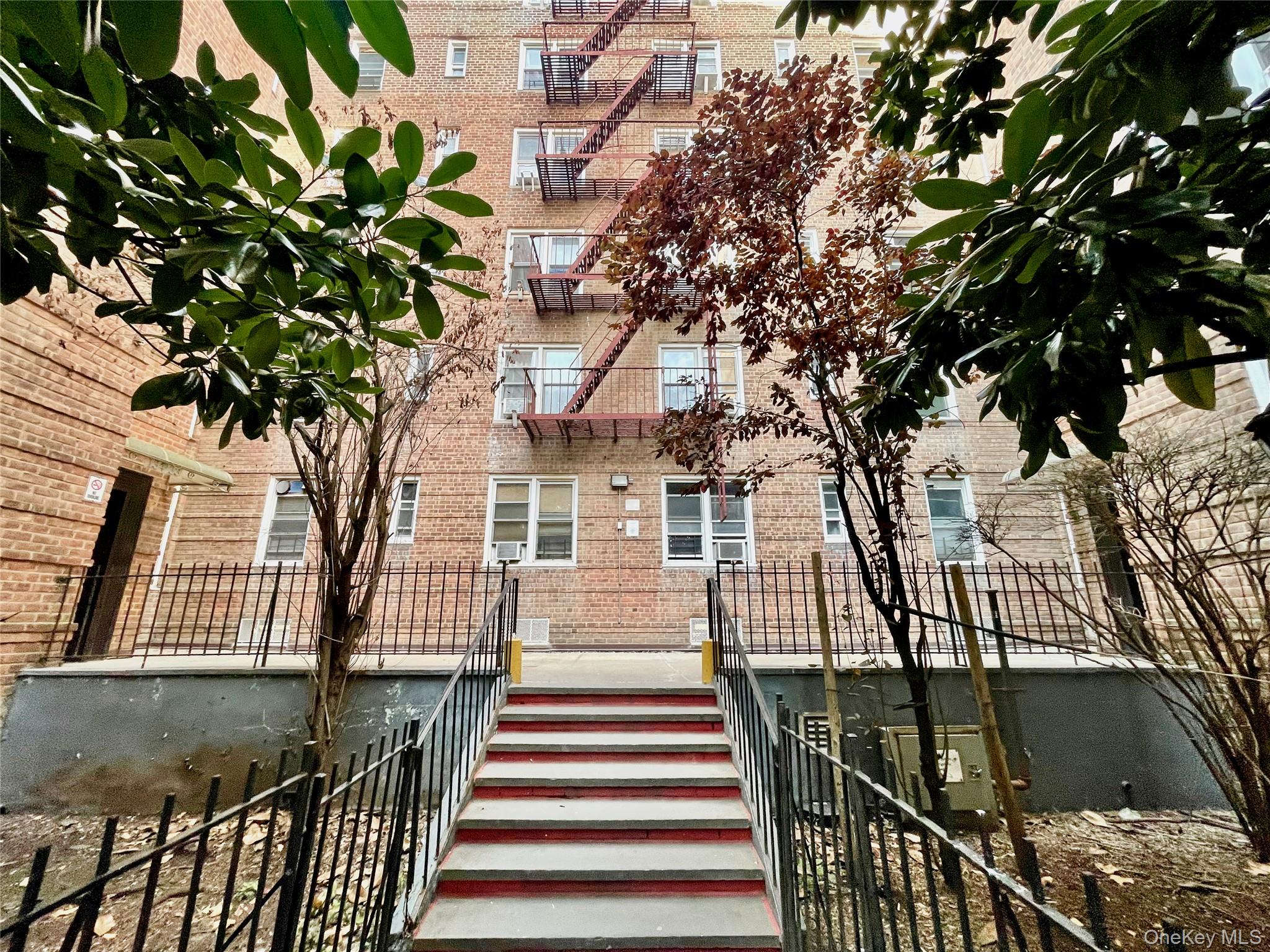 134-33 Blossom Avenue, Apt 3-B, Flushing, NY 11355