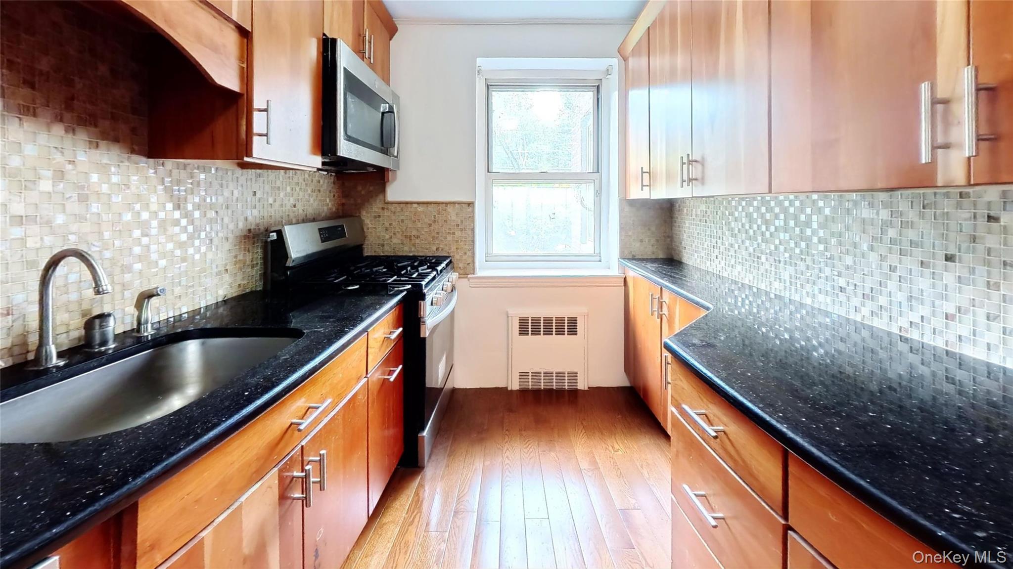 7502 Austin Street, Apt 2-G, Forest Hills, NY 11375