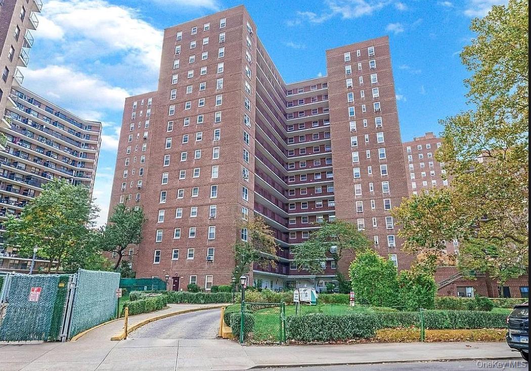 98-20 62nd Drive, Apt 14-N, Rego Park, NY 11374