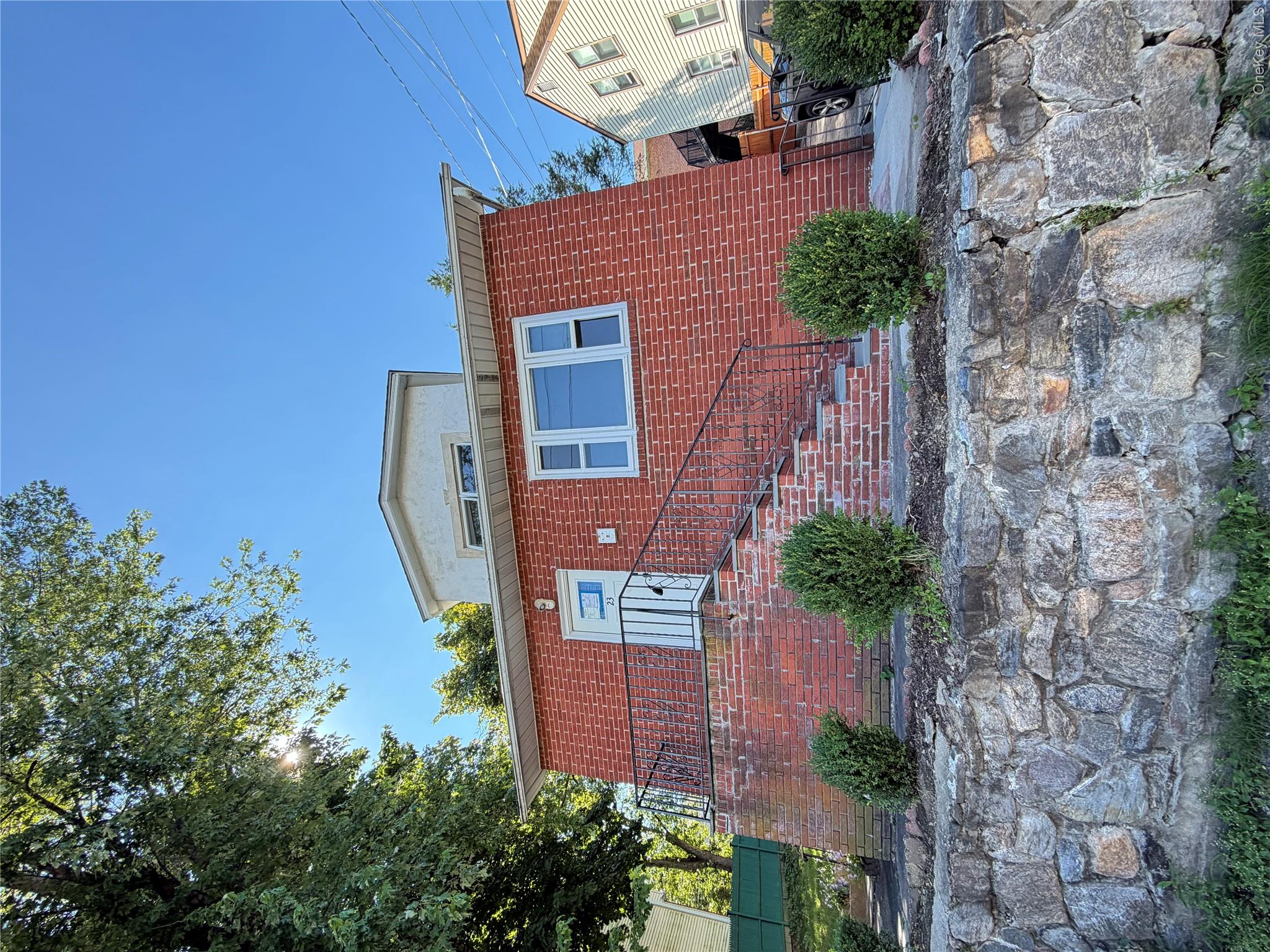 23 Mansion Avenue, Apt 1, Yonkers, NY 10704