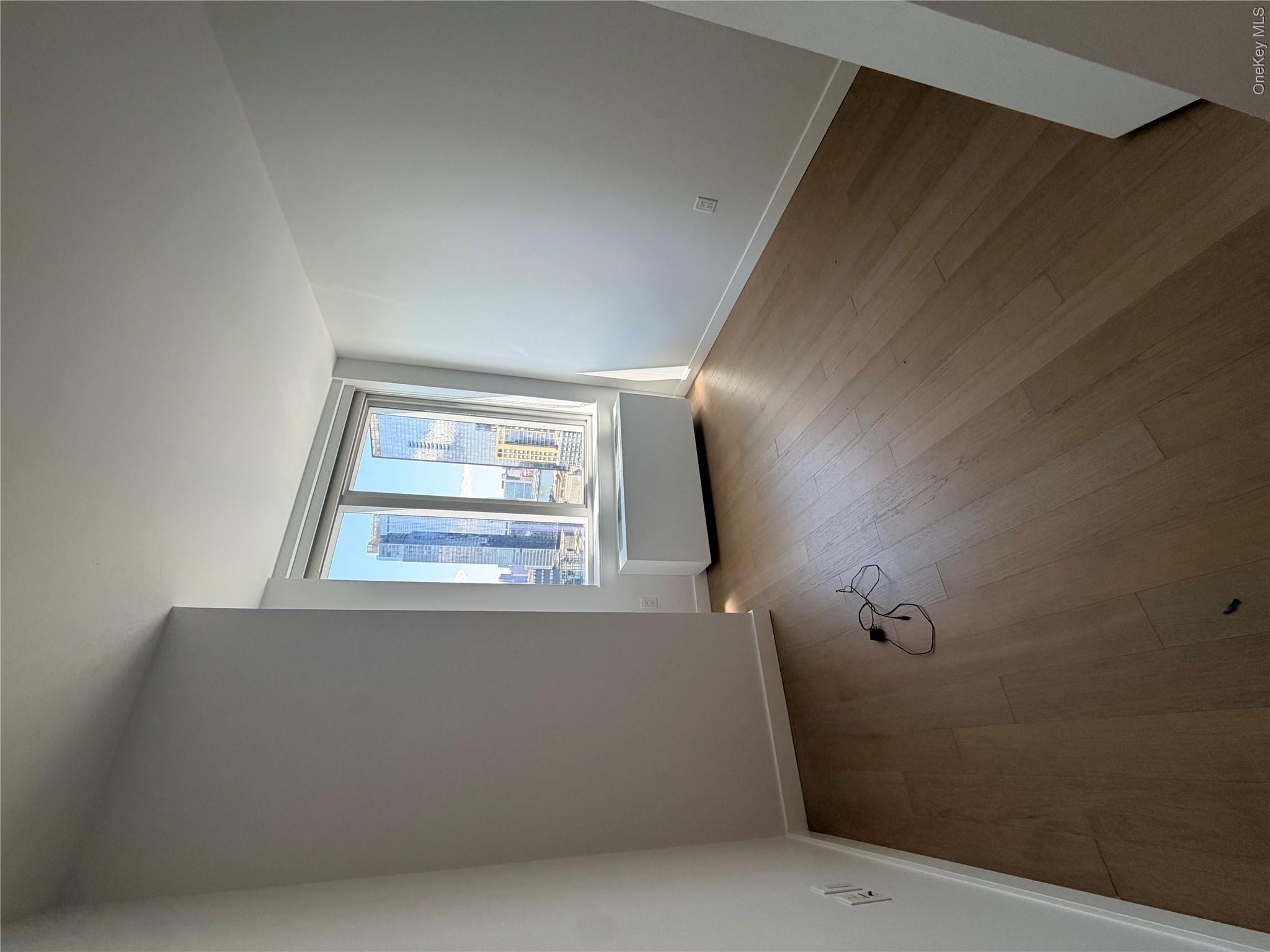 2816 42nd Road, Long Island City, NY 11101