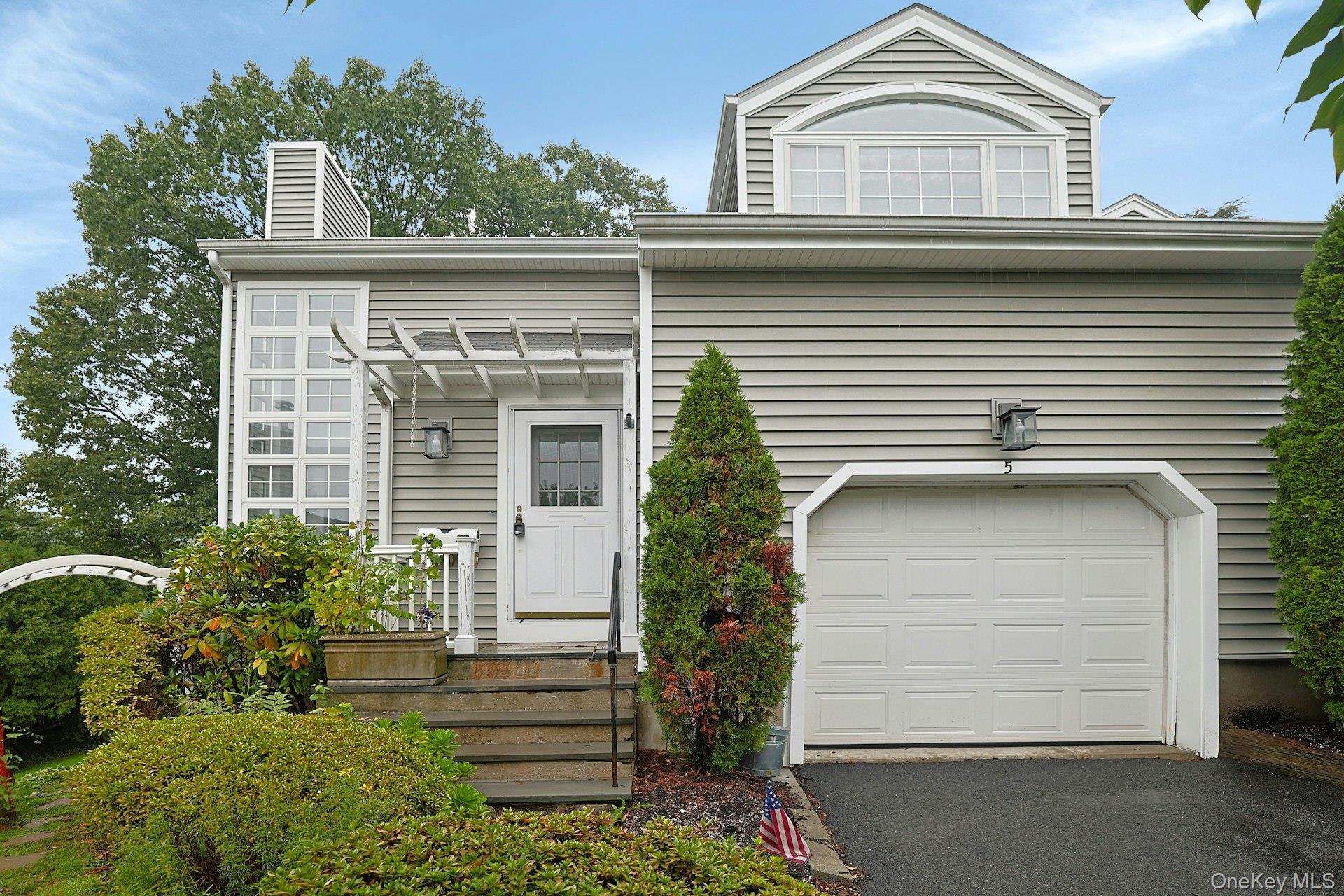 5 Pinewood Drive, White Plains, NY 10603