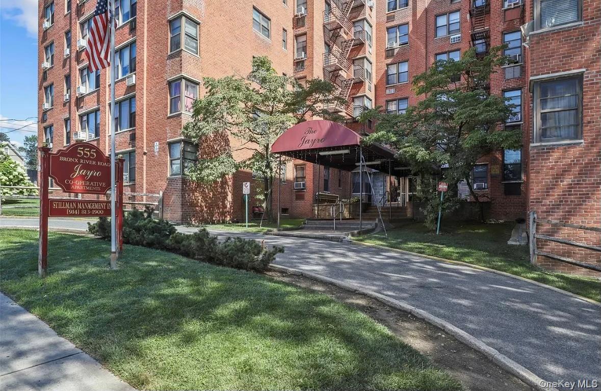 555 Bronx river Road, Apt 1-k, Yonkers, NY 10704
