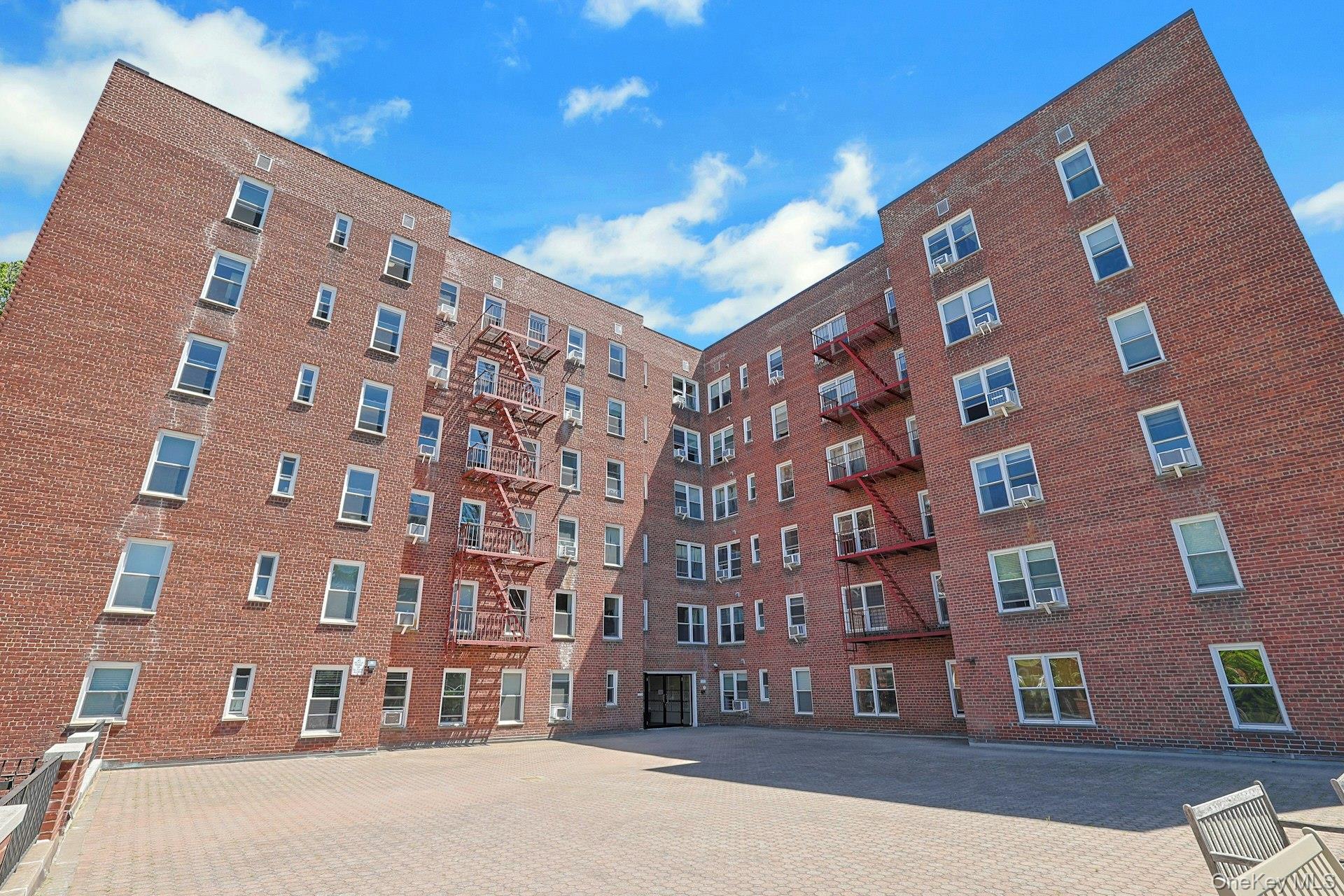 1 Hawley Terrace, Apt 2-A, Yonkers, NY 10701