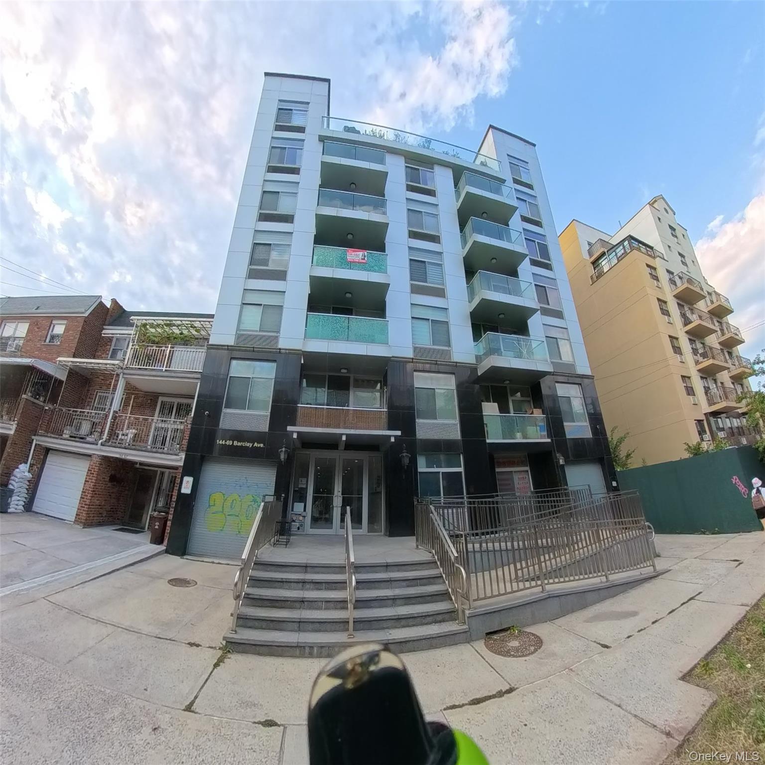 144-69 Barclay Avenue, Apt 3-C, Flushing, NY 11355