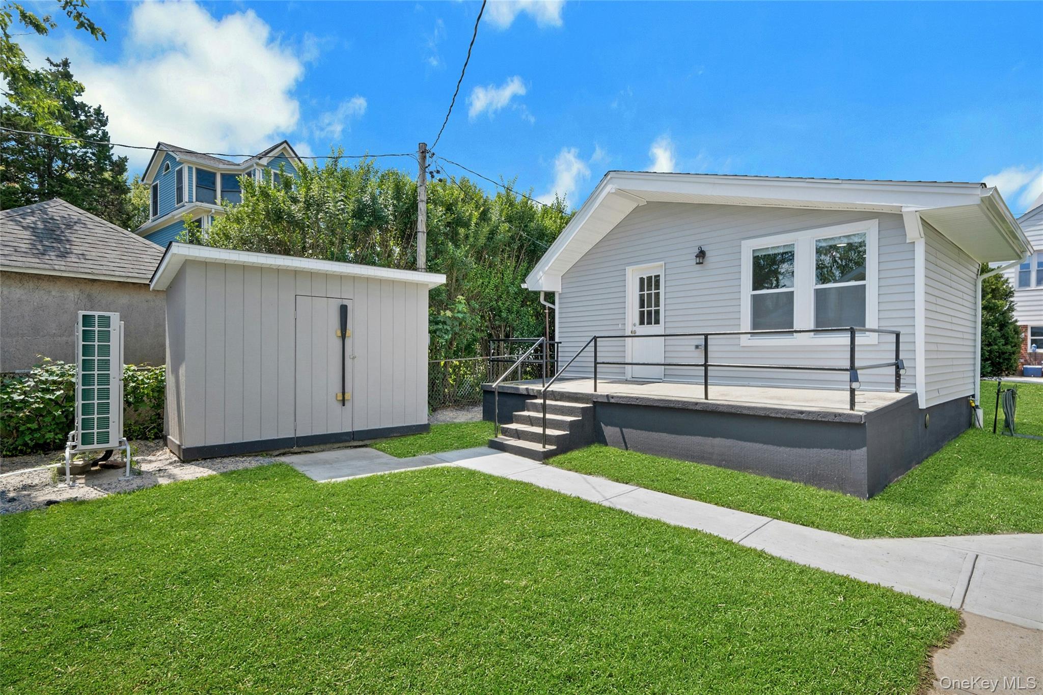 2 Bed apartment at 512 Minnieford Avenue, Unit 510, Pelham Bay, photo 1 of 12