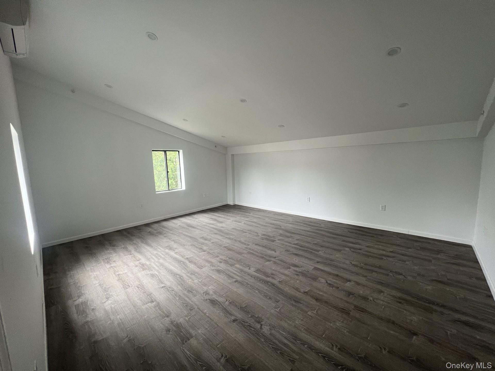 861 Midland Avenue, Yonkers, NY 10704