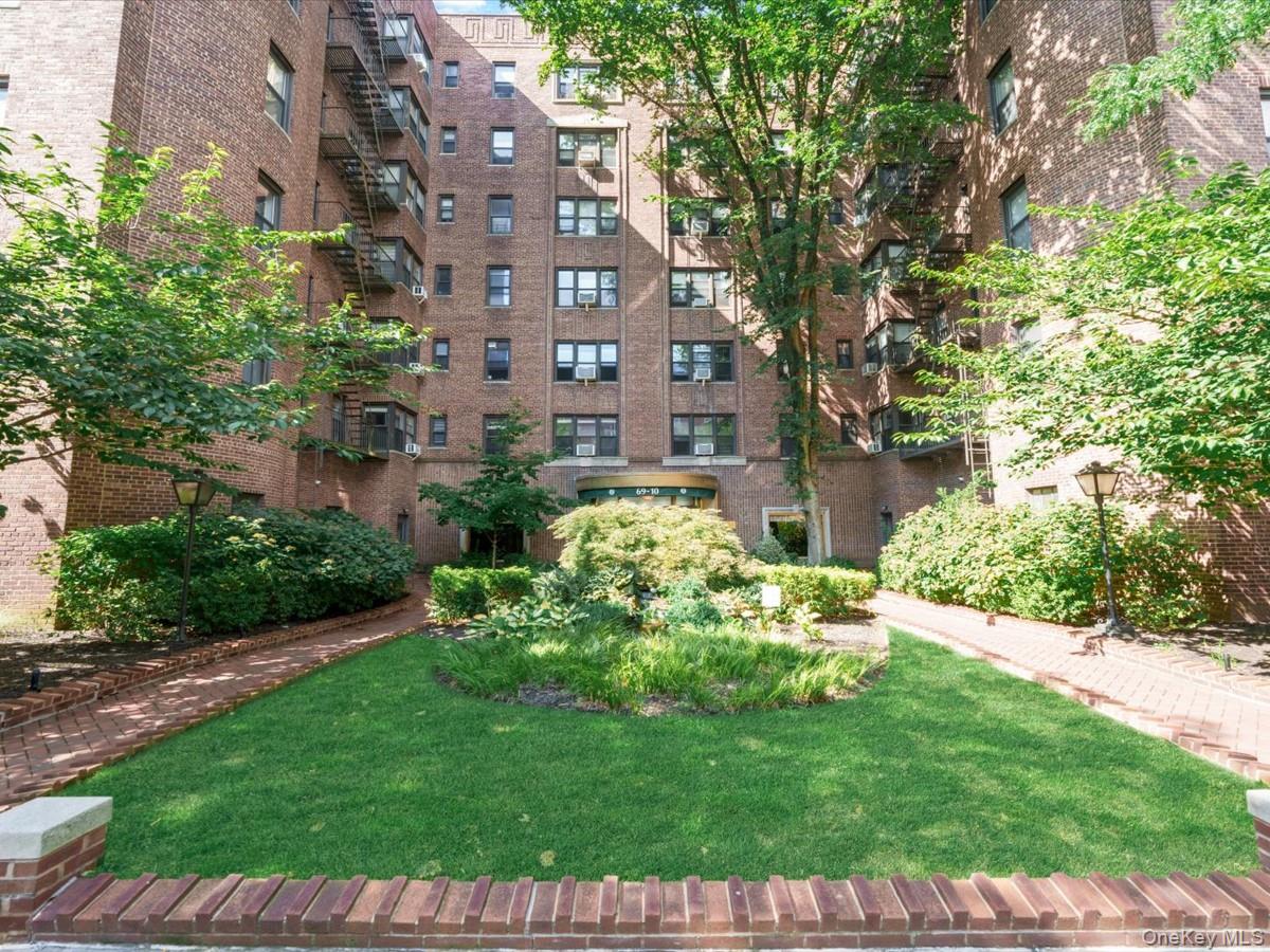 69-10 Yellowstone Boulevard, Apt 202, Forest Hills, NY 11375