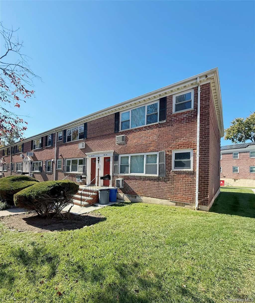 152-47 Jewel Avenue, Apt B, Flushing, NY 11367