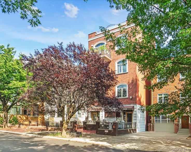 2569 38th Street, Apt 1-R, Astoria, NY 11103