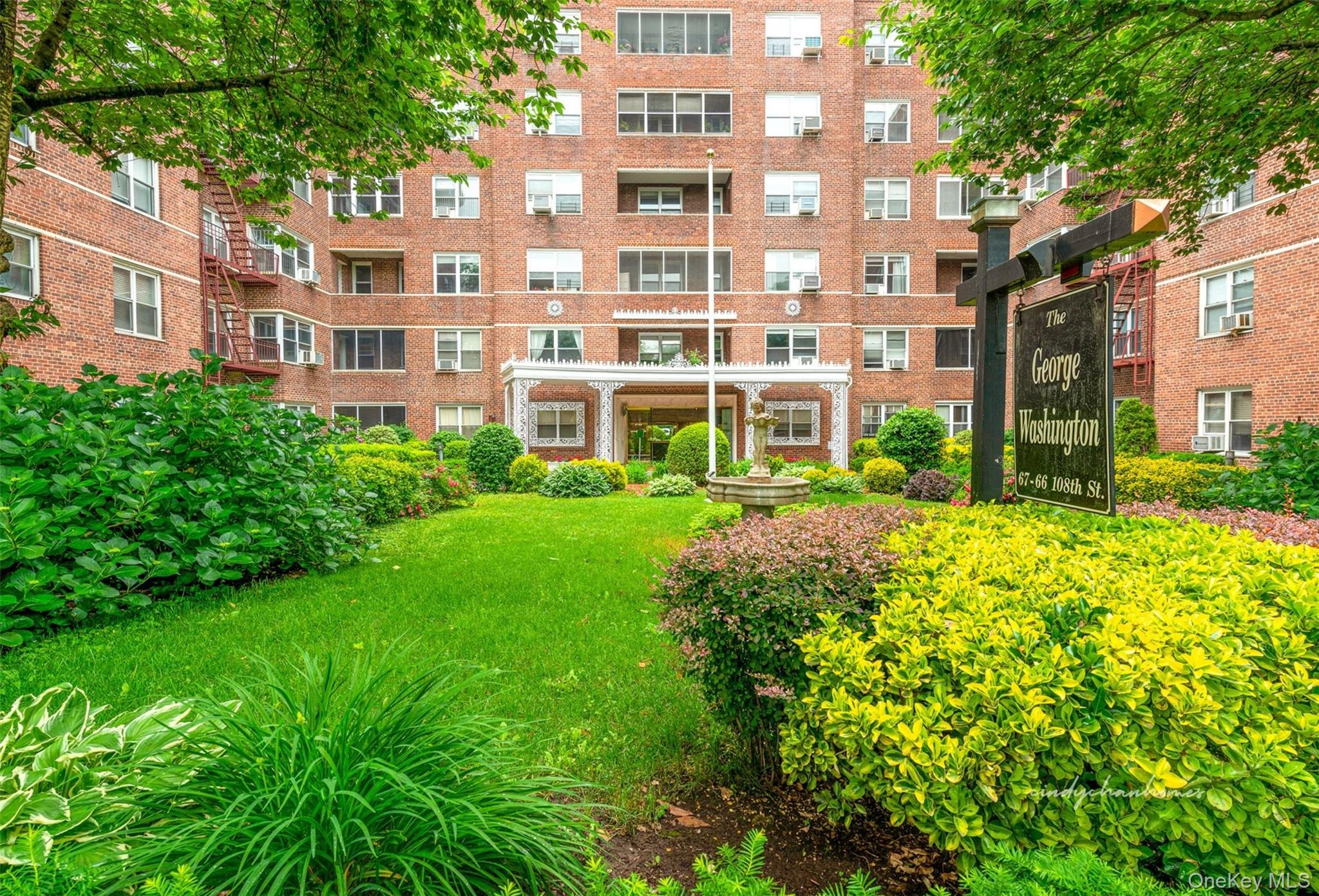 67-66 108th Street, Apt D5, Forest Hills, NY 11375
