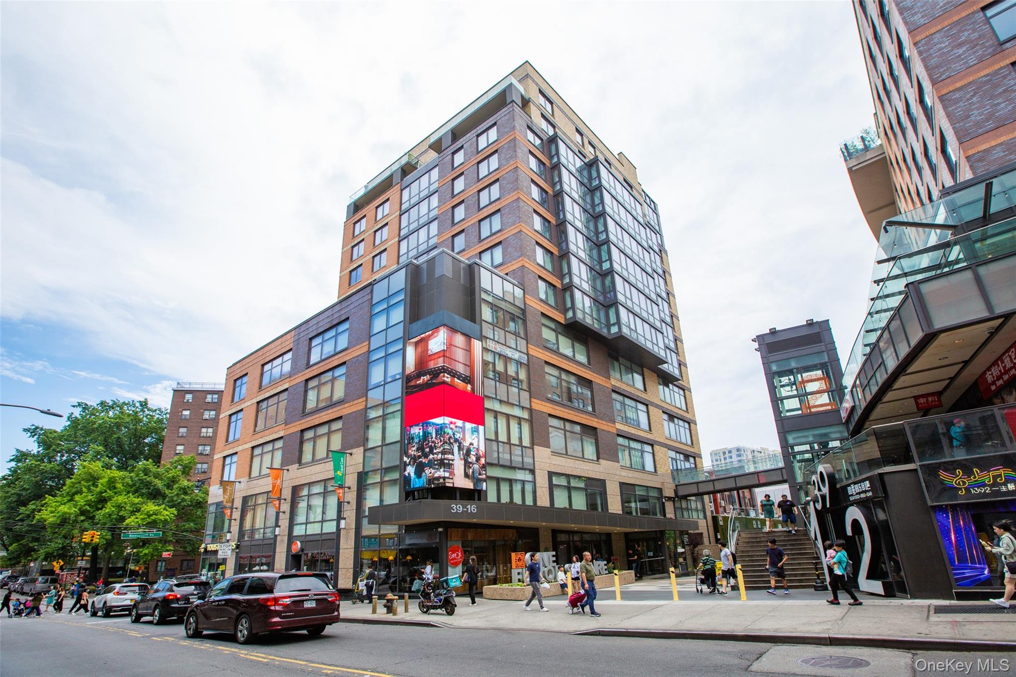 39-16 Prince Street, Apt PhB, Flushing, NY 11354