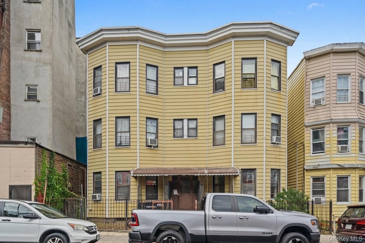27 Saratoga Avenue, Yonkers, NY 10705