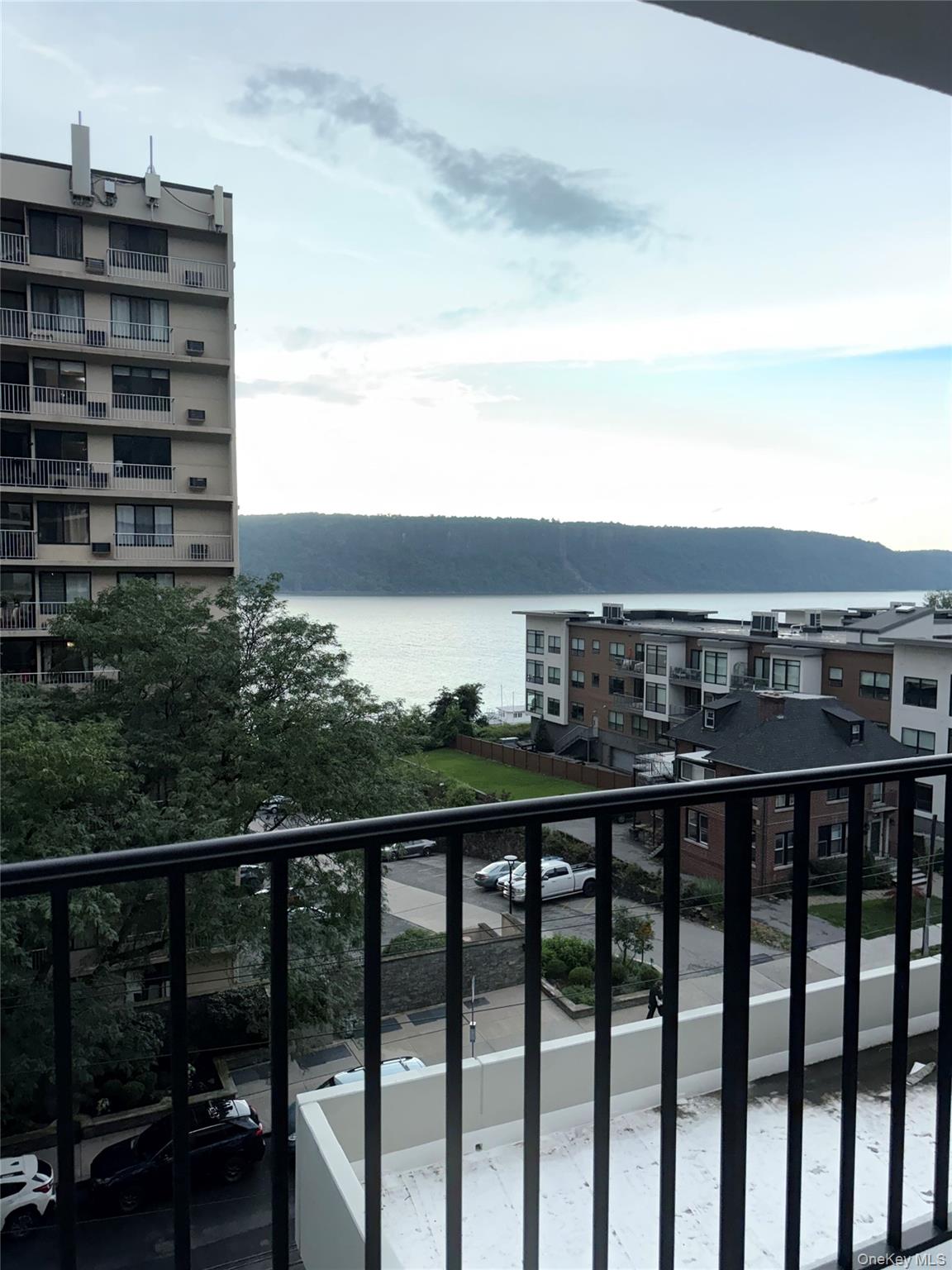 1116 Warburton Avenue, Apt 2-G, Yonkers, NY 10701
