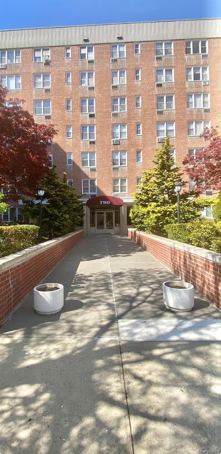 2 Sadore Lane, Apt 5-Z, Yonkers, NY 10710